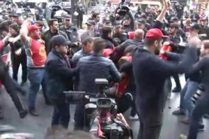 Taksim'e yürümek isteyen göstericilere müdahale