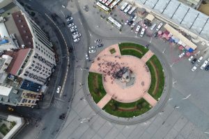Sendikalar Taksim Meydanına çelenk bıraktı