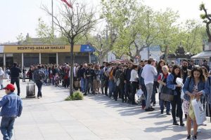 Adalar vapur iskelesinde yoğunluk