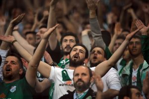 Bursasporlu taraftarlar adeta resital sundu