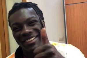 Galatasaraylı Gomis'ten anlamlı mesaj