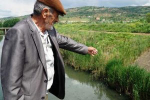 Sulama kanalında korkutan manzara