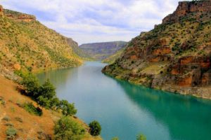 Dicle baraj gölünde 2 kişi boğuldu