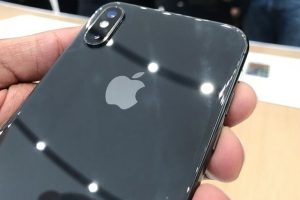 iPhone X az sattı ama Apple daha çok kazandı!