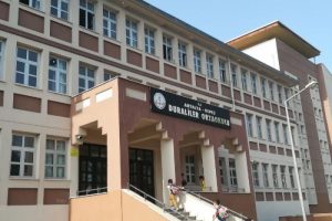 Antalya'da klimasız okul tepkisi