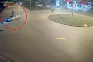 Motosiklet sürücüsünün can verdiği kaza kamerada