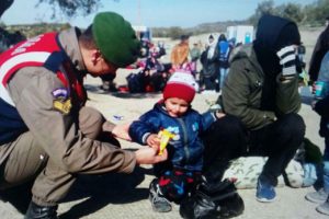 İzmir'de 316 göçmen yakalandı