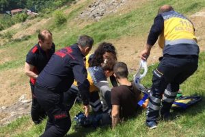 Uçuruma yuvarlanan şahıs için seferber oldular