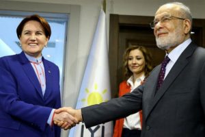 Meral Akşener'den sürpriz ziyaret