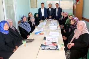 Bursa'da 70'inden sonra okuma yazma öğrenen kadınlardan Emine Erdoğan'a mektup