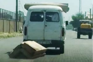 Trafikte ilginç görüntü! Böyle taşıdılar