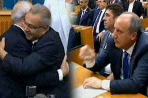 CHP grup toplantısında dikkat çeken görüntüler