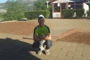 15 yaşındaki kayıp oğlunu arıyor