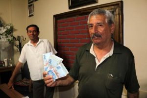 Otomobil almak için çektiği 29 bin lirayı otobüste unuttu