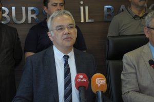 Kayıhan Pala CHP Bursa'dan adaylık başvurusunu yaptı