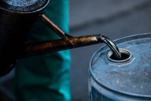 Rusya, nisanda petroldeki kısıntı hedefine uyamadı