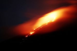 Endonezya'da Sinabung Yanardağı patladı