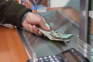 Dolar yeniden 4.20 liranın üzerinde