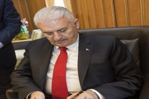 Erdoğan'ın adaylığına dair dilekçeyi imzaladı