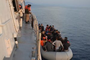 İzmir'de 113 kaçak göçmen yakalandı