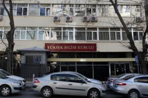 Siyasi partilerin aday başvurusunda yarın son gün