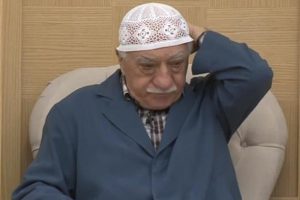 Şaşırtan ifade: 'Fethullah Gülen'in kullandığı atleti giyip uyuyordum'