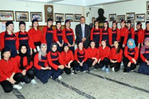Bursa'da kız öğrencilerin geleceğine yatırım