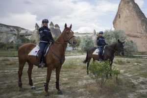 Atlı timin kadın süvarileri