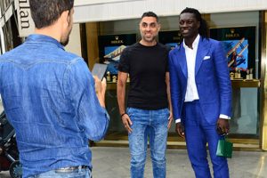 AVM'de Gomis kuyruğu!