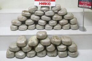 Kamyonun stepnesinden 45 kilo esrar çıktı