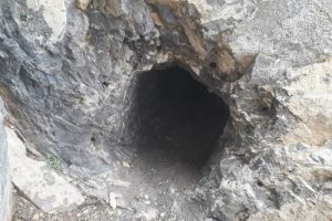 Hakkari'de teröristlere ait sığınakta muhimmat ele geçirildi