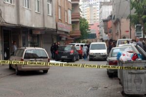 Sokak ortasında husumetli olduğu kişiye kurşun yağdırdı!