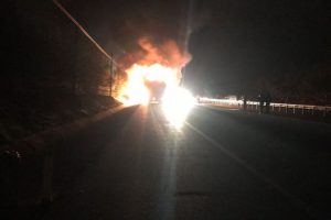 Yolcu otobüsü alev alev yandı