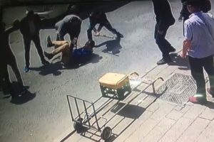 Bıçaklayıp öldüresiye dövdüler!