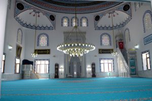 Bursa'da Tuzaklı Camii ibadete açıldı
