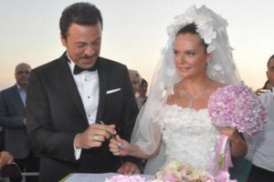 Ünlü çiftin mutlu günü!