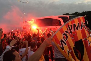 Galatasaray İzmir'de coşkuyla karşılandı