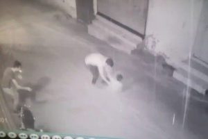Sele kapılan çocuğun kurtarılma anı kamerada