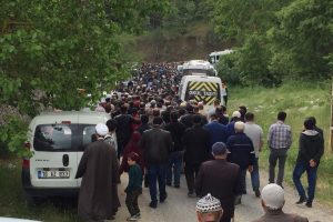 Bursa'da düğünden dönerken hayatını kaybeden 3 kişi toprağa verildi