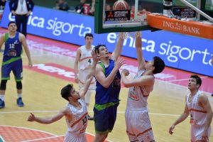 TOFAŞ Basketbol Genç Takımı çeyrek finalde elendi