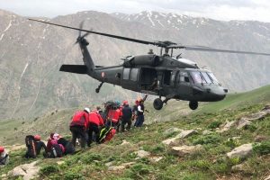 Pancar toplarken kayalıklardan düştü