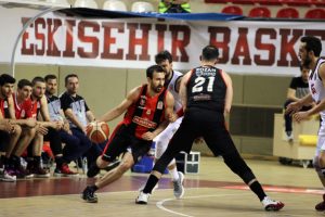 Eskişehir Basket tek farkla kazandı