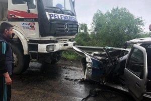Otomobil ile beton mikseri çarpıştı: 5 yaralı