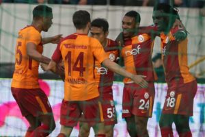 Galatasaray liderliği bırakmadı!