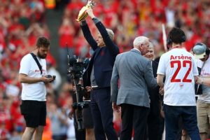 Wenger, taraftarına galibiyetle veda etti