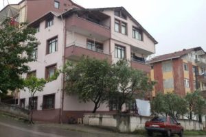 1.5 yaşındaki bebek balkondan düşerek can verdi!