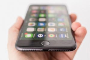 iOS 11.3 güncellemesi iPhone 7'leri 'yaktı'