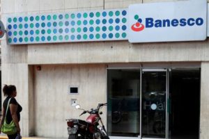 Venezuela'da ülkenin en büyük bankasına el kondu