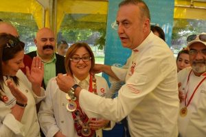 Fatma Şahin'e ''Milli Gurme'' nişanı