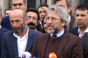 Erdem Gül ve Can Dündar yeniden yargılanıyor
